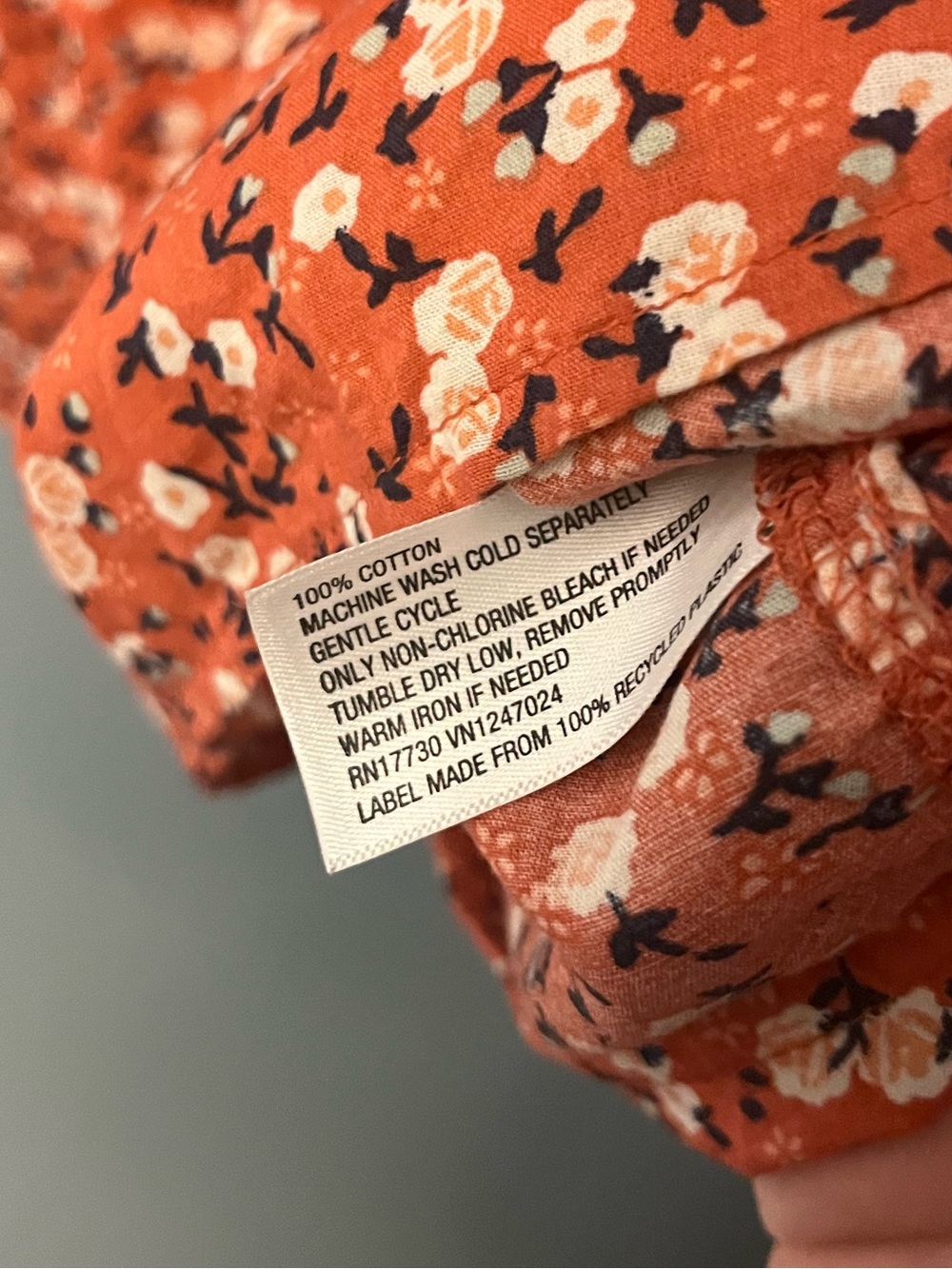 Universal Thread Floral Button-Front Top - Picture 3 of 3